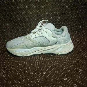 Adidas Yeezy 700 "Analog"